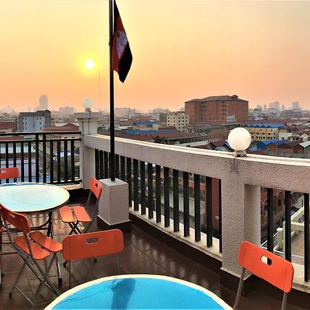 Lalune Hotel Phnom Penh Exterior photo