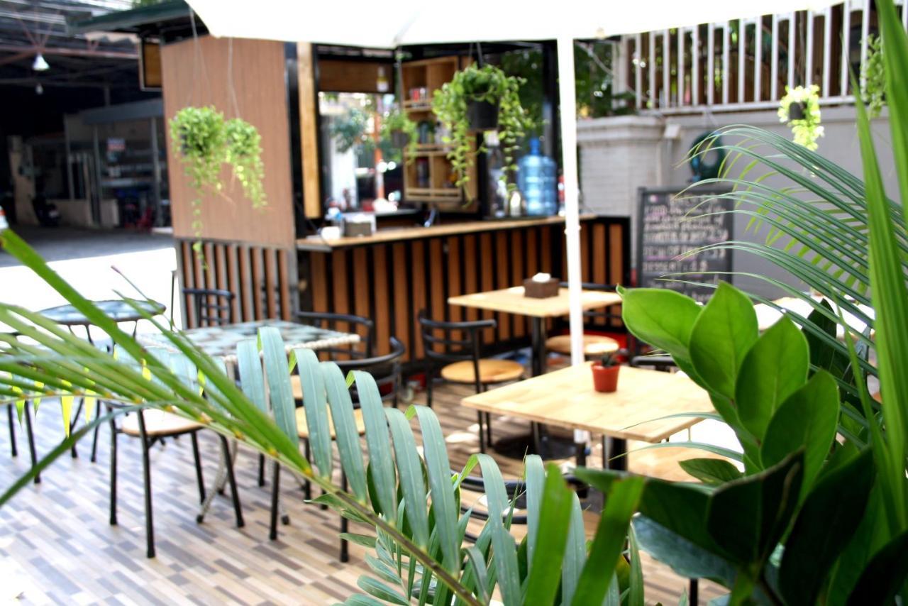Lalune Hotel Phnom Penh Exterior photo