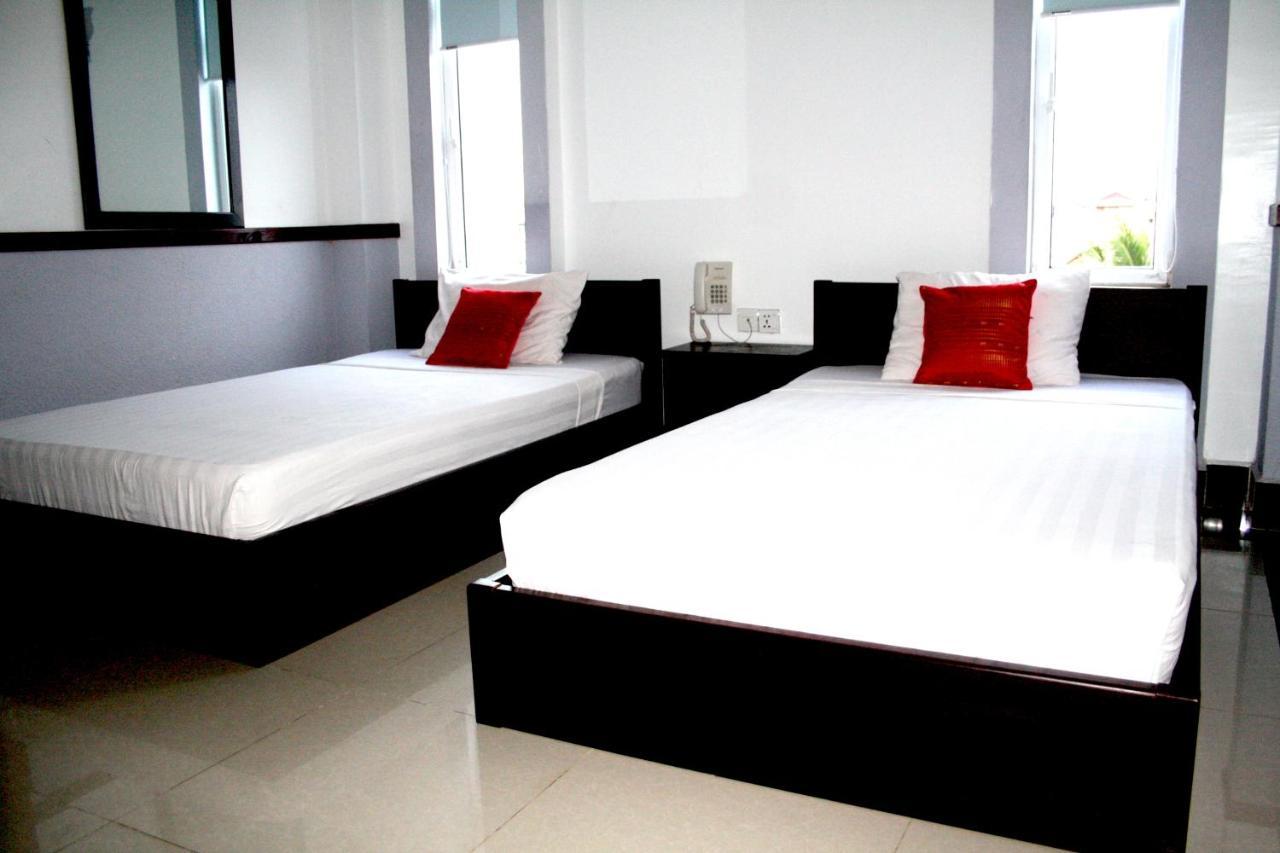Lalune Hotel Phnom Penh Exterior photo