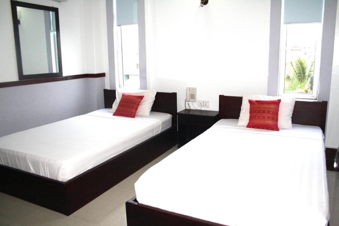 Lalune Hotel Phnom Penh Exterior photo