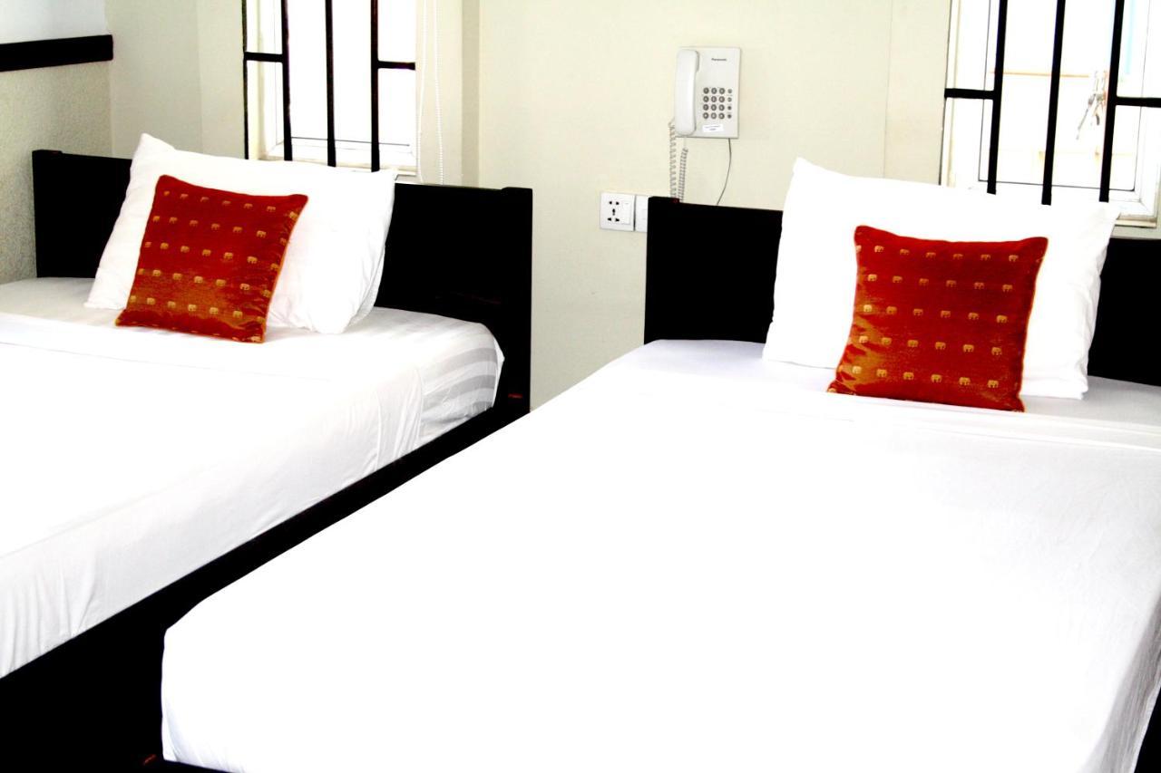 Lalune Hotel Phnom Penh Exterior photo