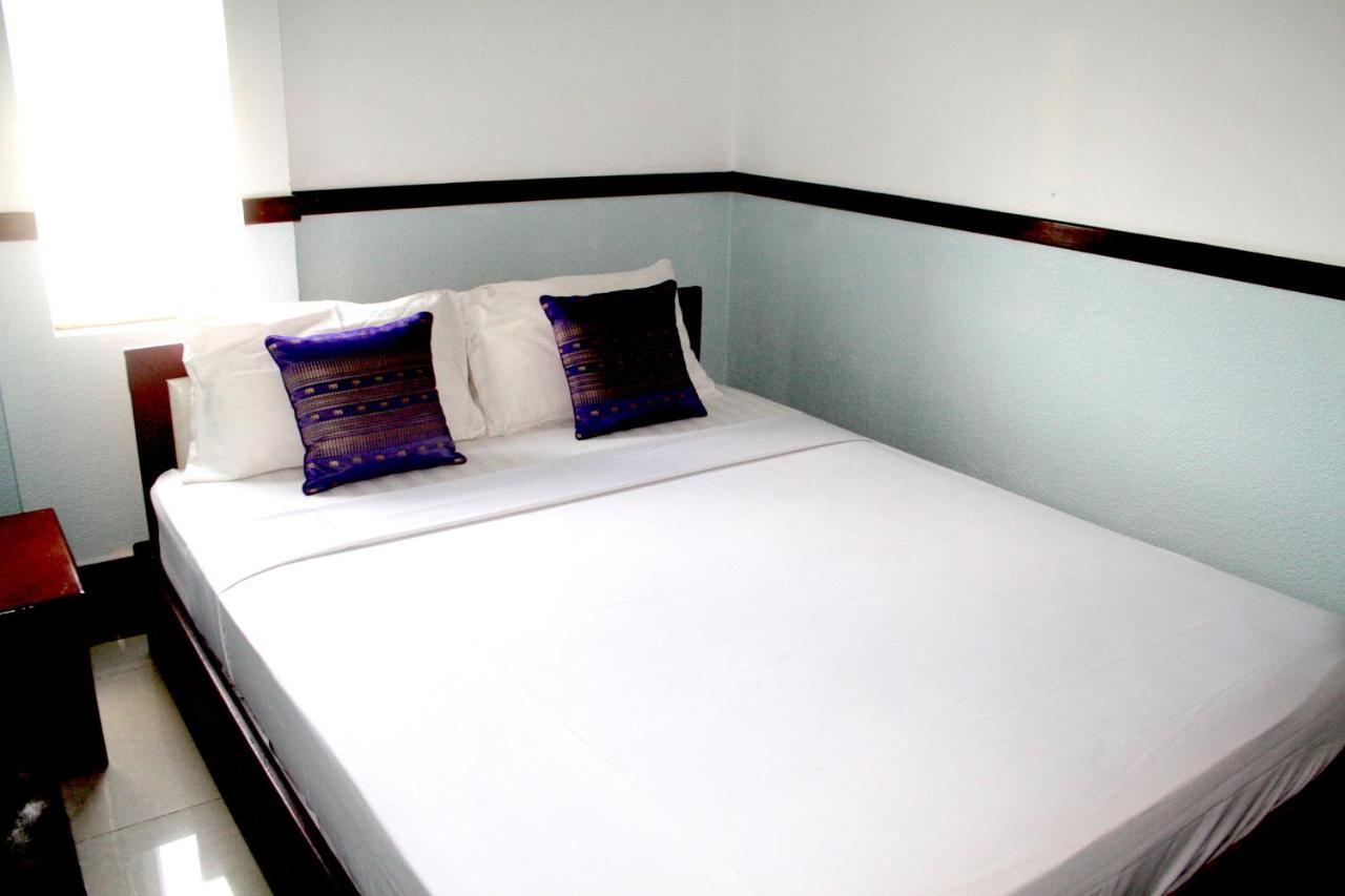 Lalune Hotel Phnom Penh Exterior photo