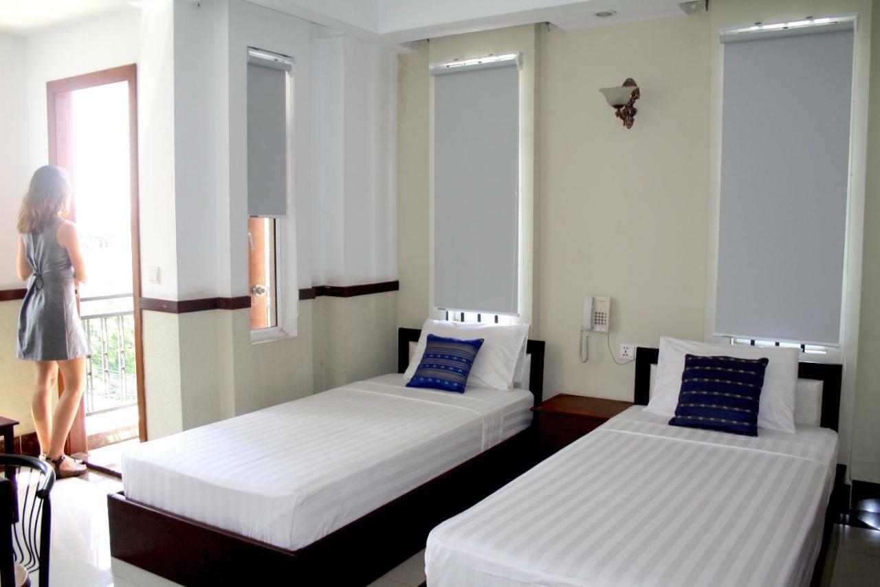 Lalune Hotel Phnom Penh Exterior photo