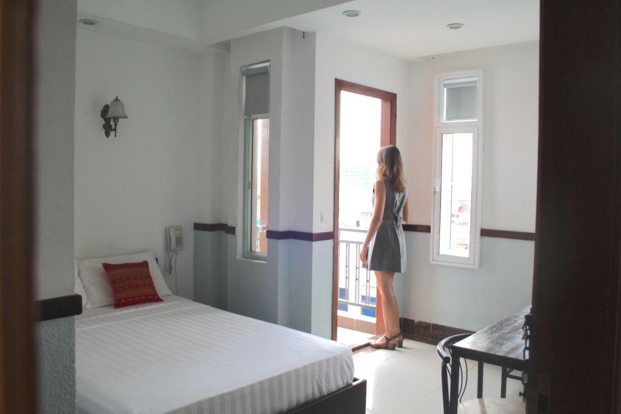 Lalune Hotel Phnom Penh Exterior photo